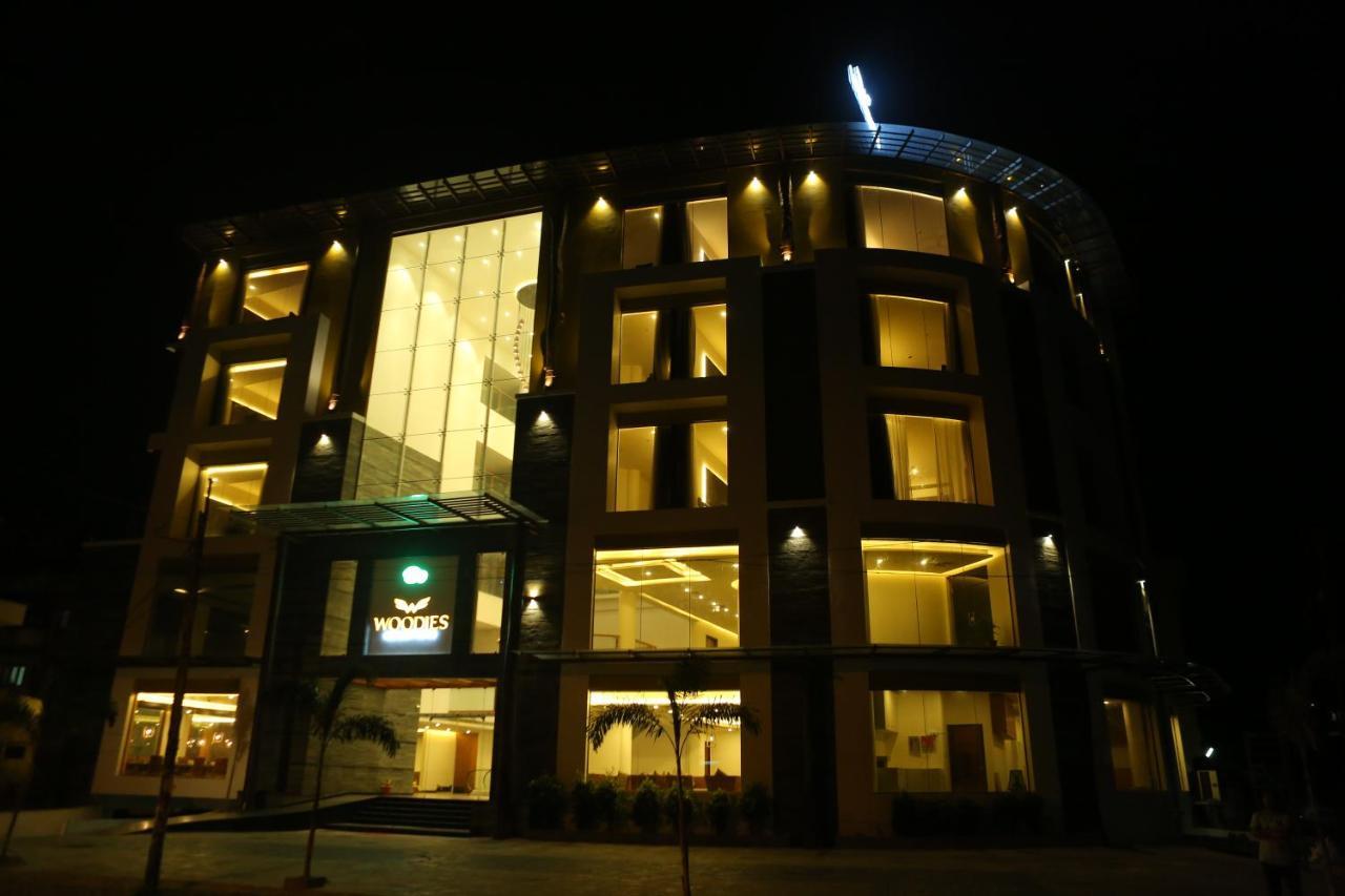 Woodies Bleisure Hotel Kozhikode Exterior foto